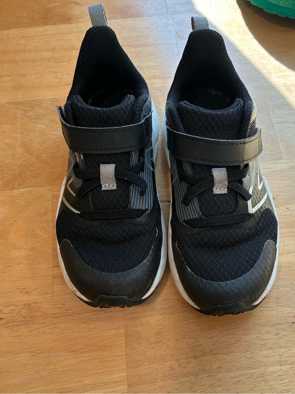 Rave run v 2 
new balance toddler sneakers 10 wide